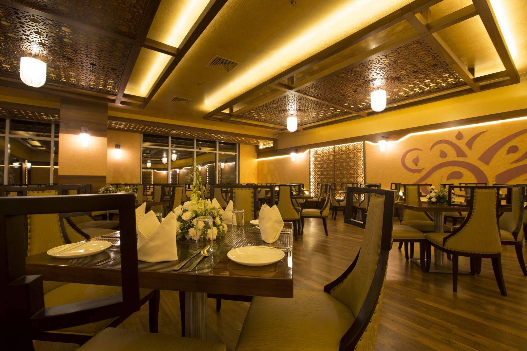 Eskay Resorts Mumbai Bagian luar foto