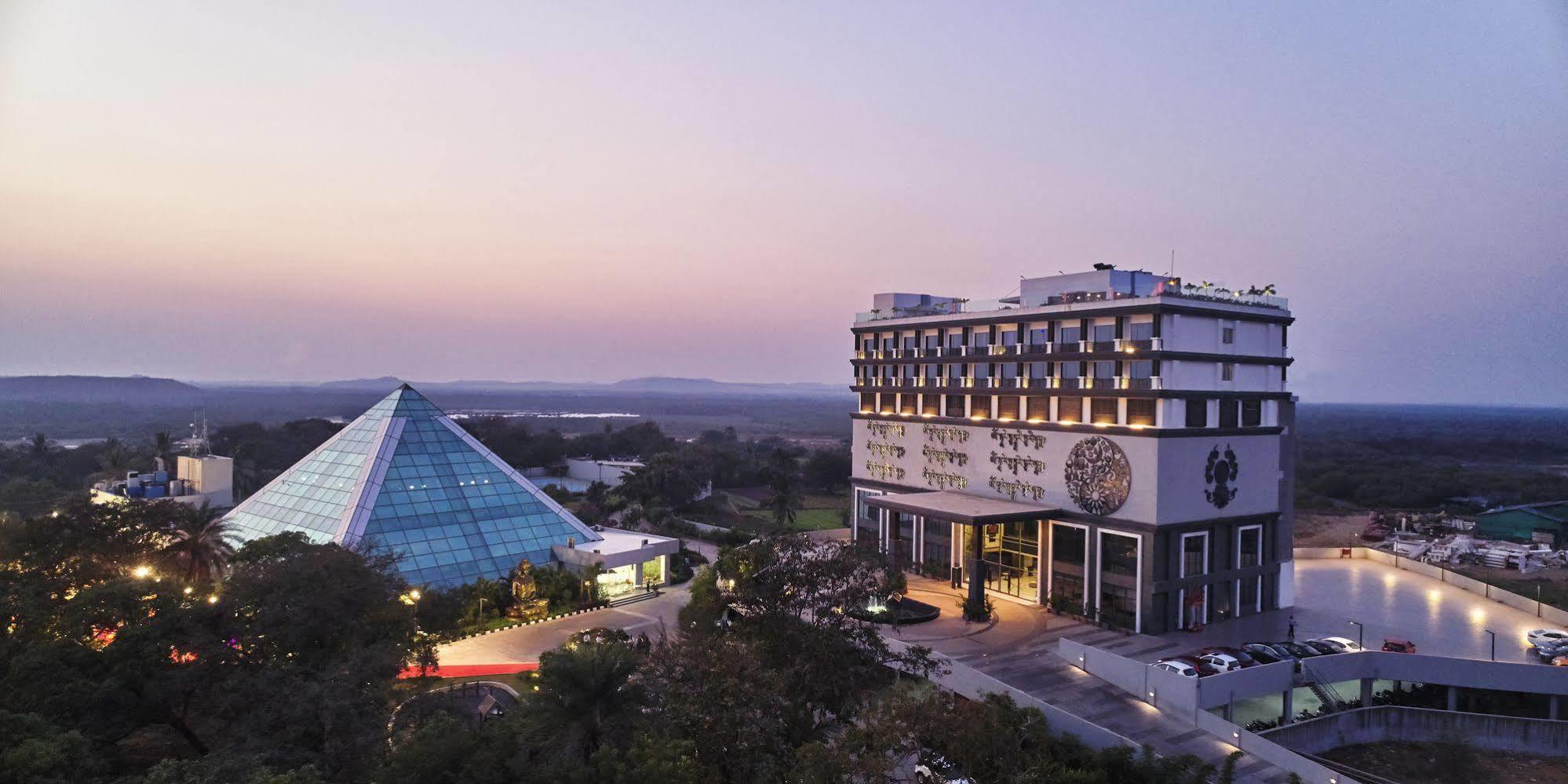 Eskay Resorts Mumbai Bagian luar foto